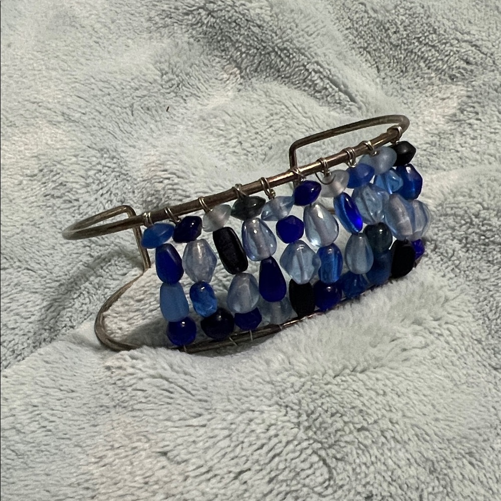 Elegant Blue and Silver Beaded Bracelet